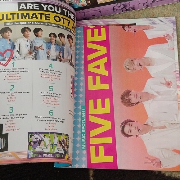 Lego BTS Dynamite Set 21338 + Ultimate Army Guide Centennial Special Edition Mag - Picture 11 of 16